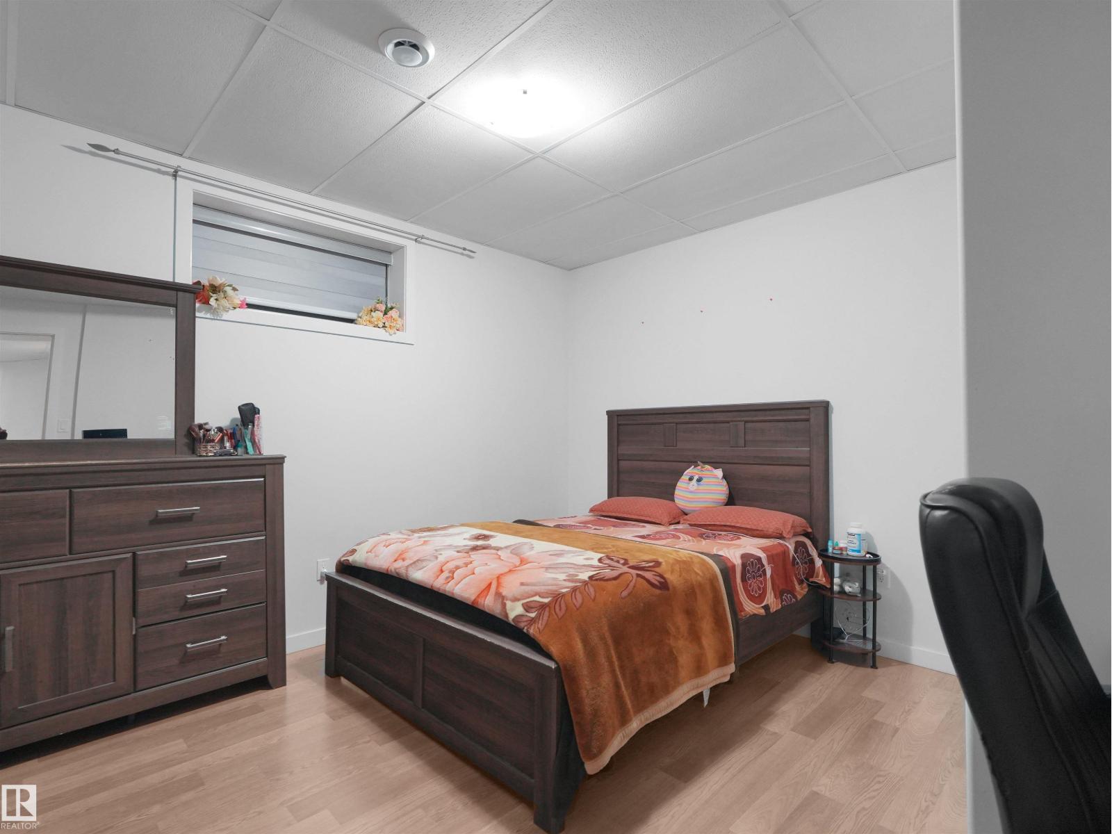 16903 54 ST NW - 59