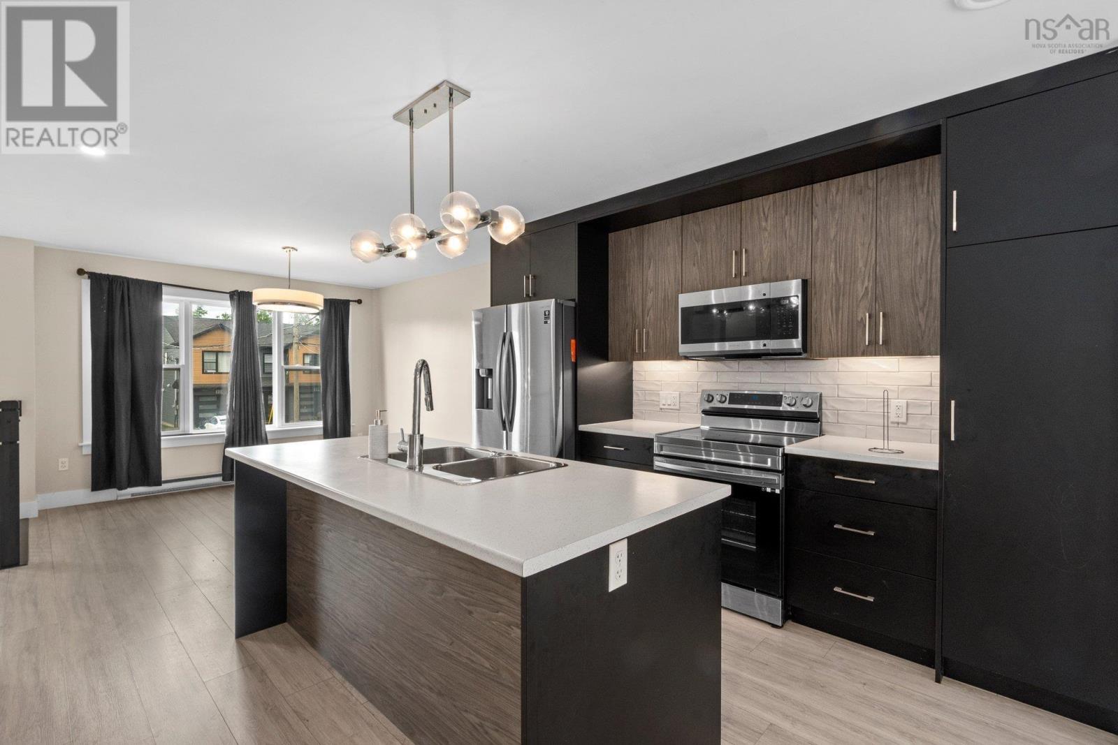 88 Tyler Street - 10