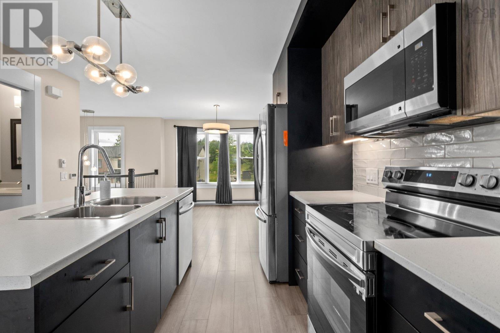 88 Tyler Street - 17