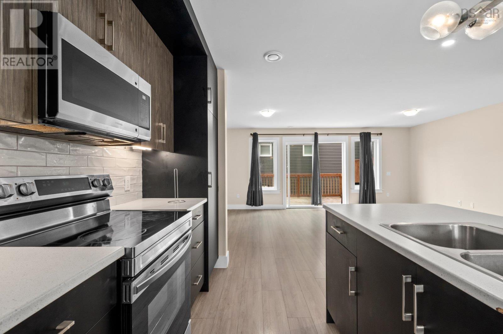 88 Tyler Street - 16