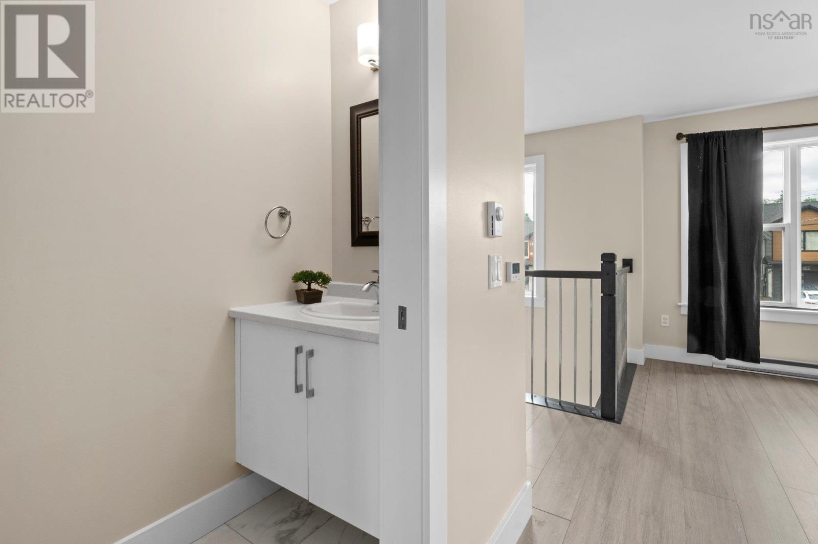 88 Tyler Street - 23