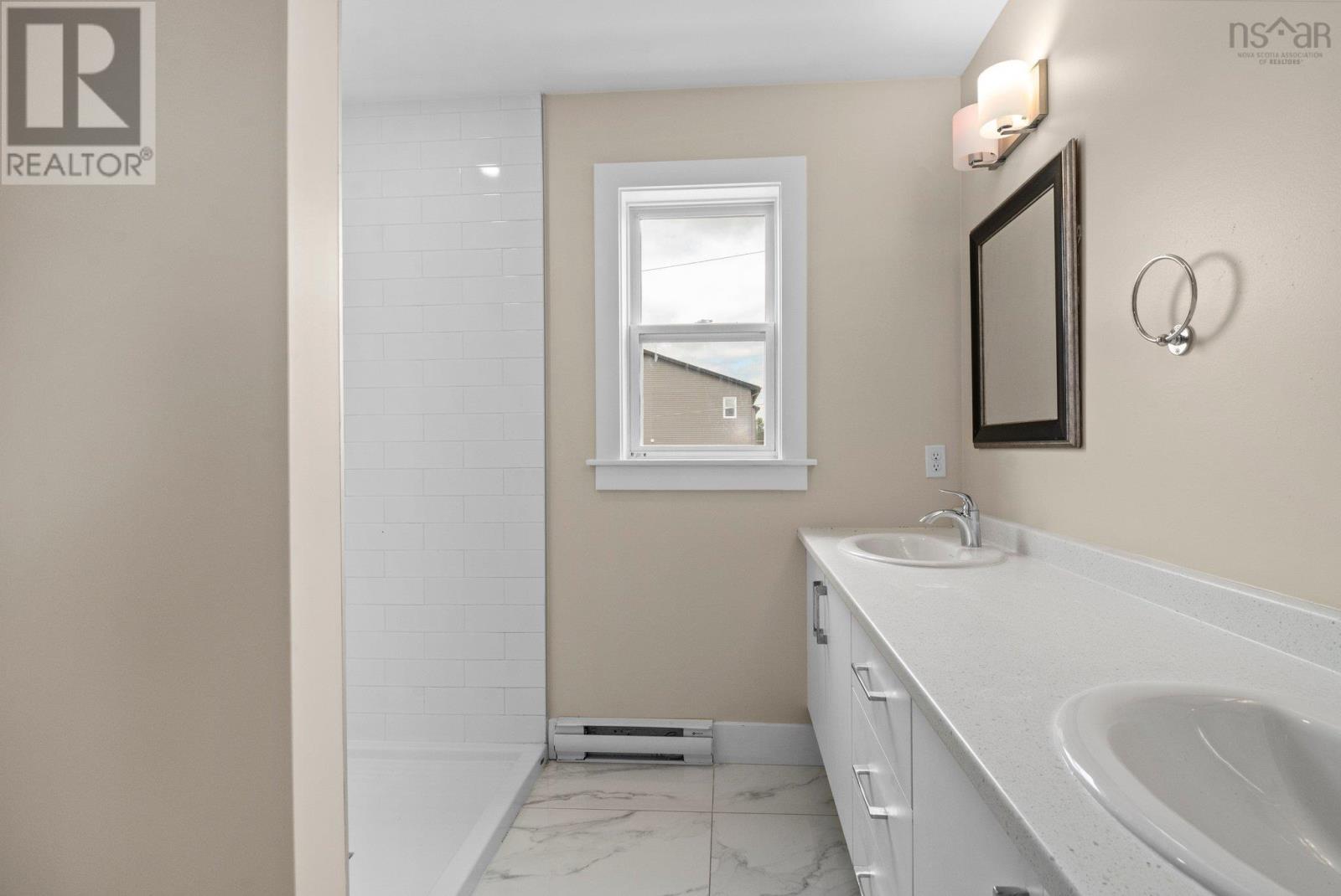 88 Tyler Street - 31