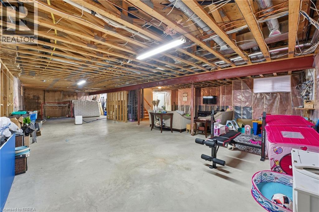 271 WINDHAM RD 14 - 32