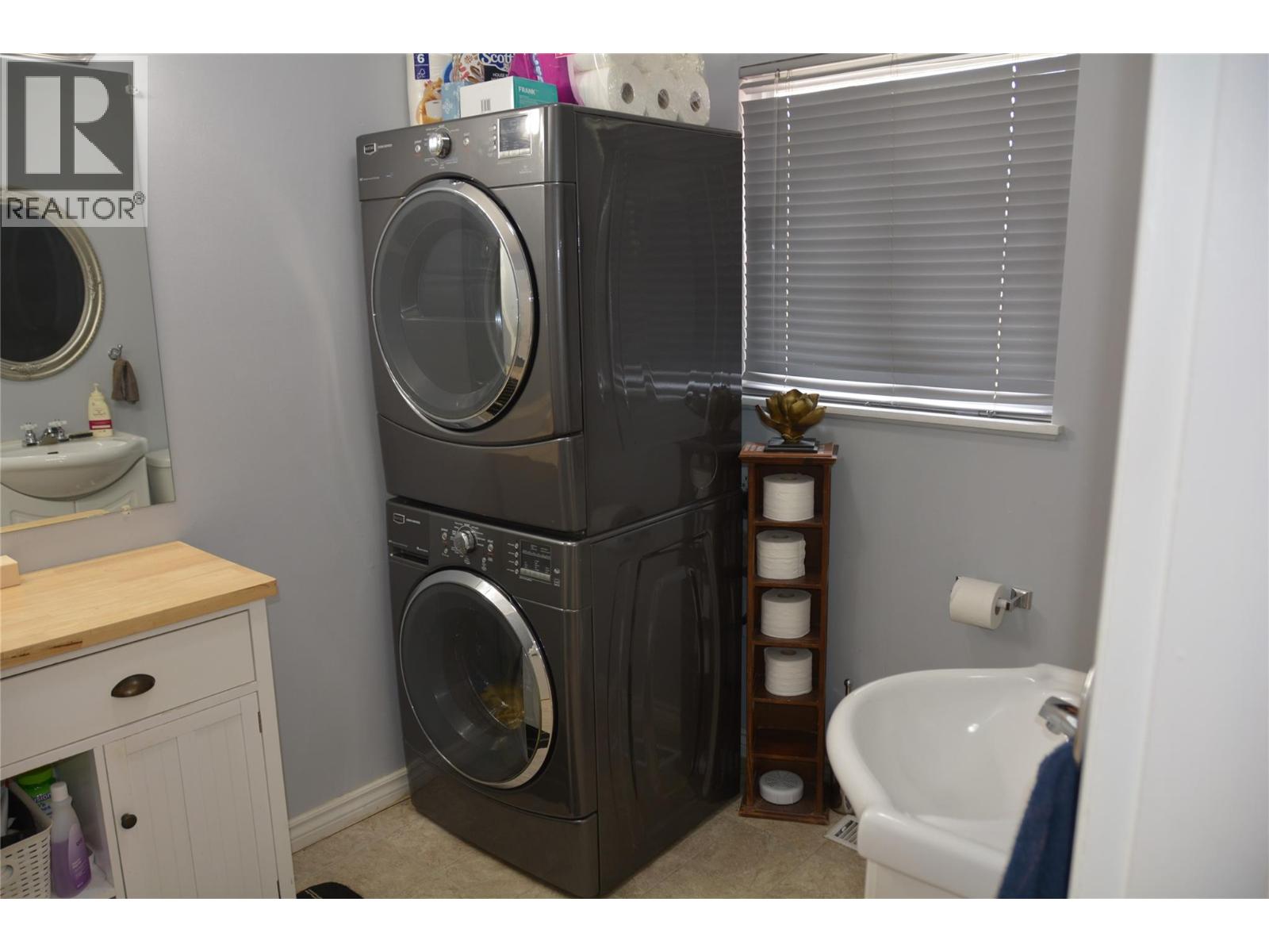 601 REGINA Avenue - 6