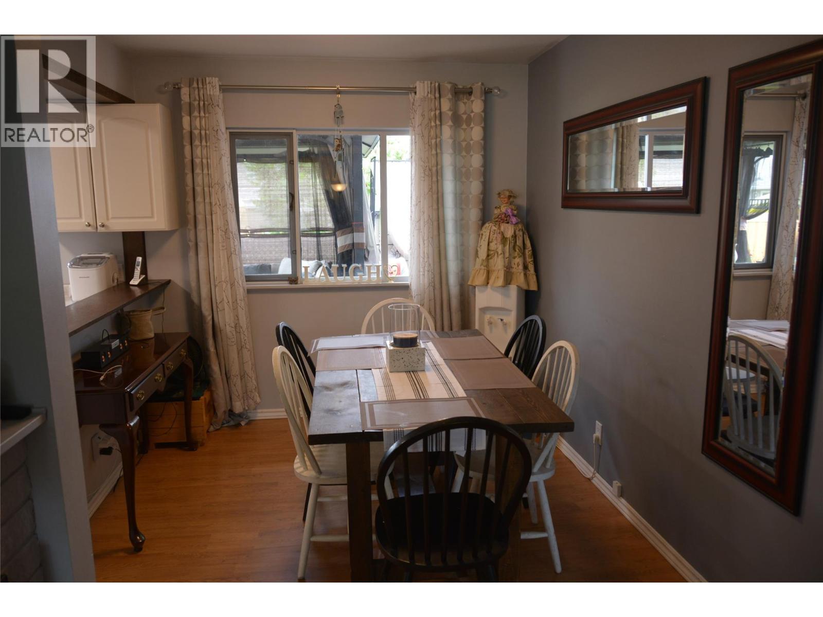 601 REGINA Avenue - 8