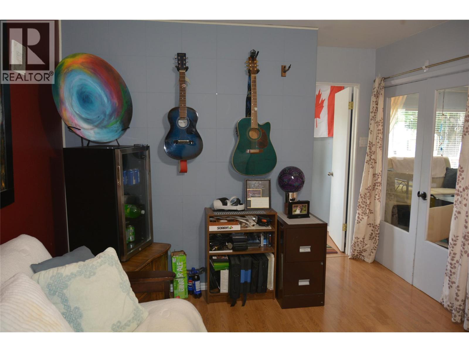 601 REGINA Avenue - 13