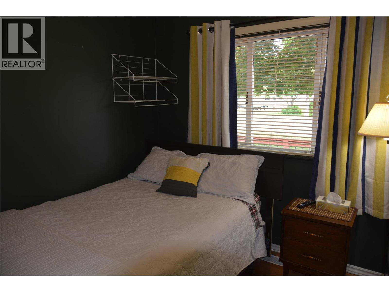 601 REGINA Avenue - 16