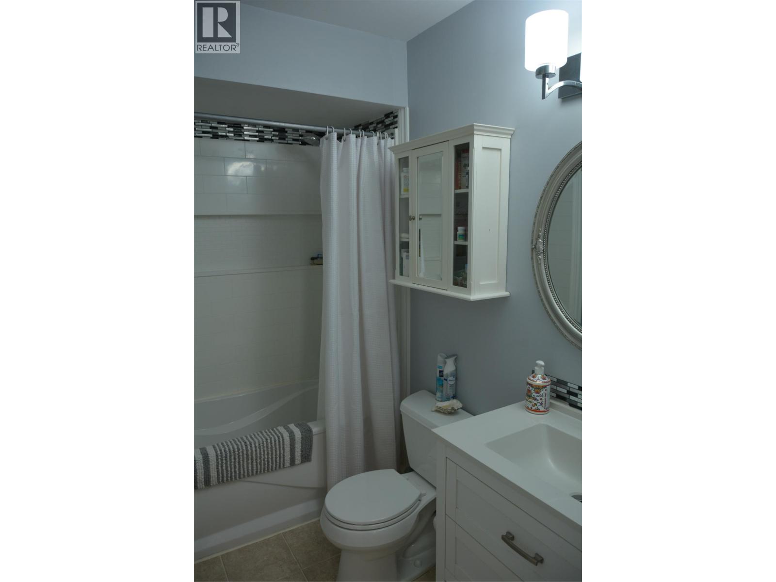 601 REGINA Avenue - 17