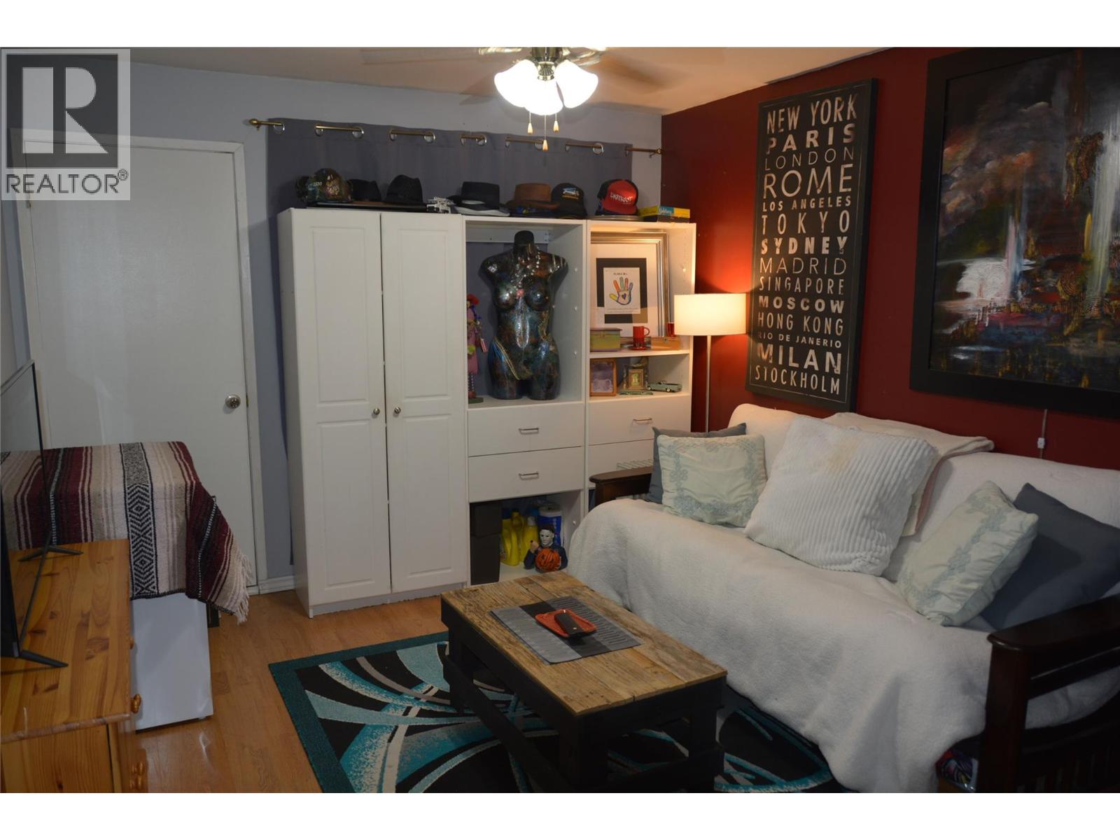 601 REGINA Avenue - 12