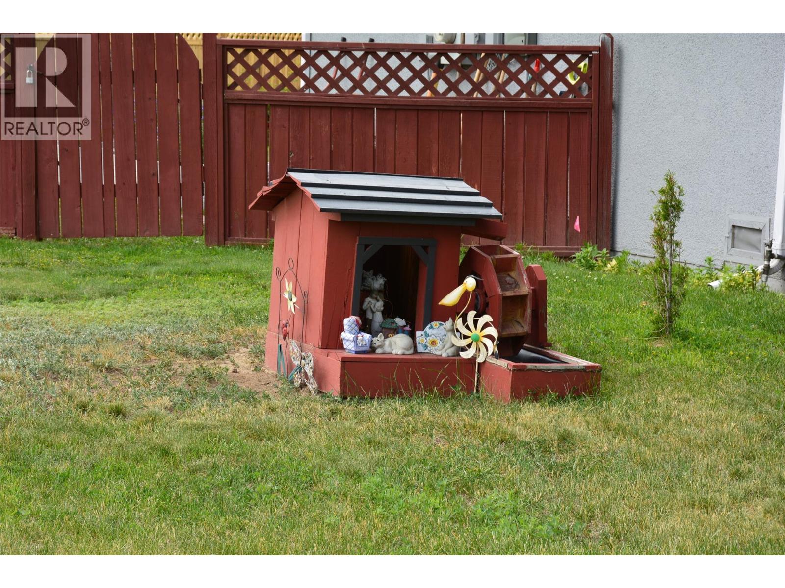 601 REGINA Avenue - 3