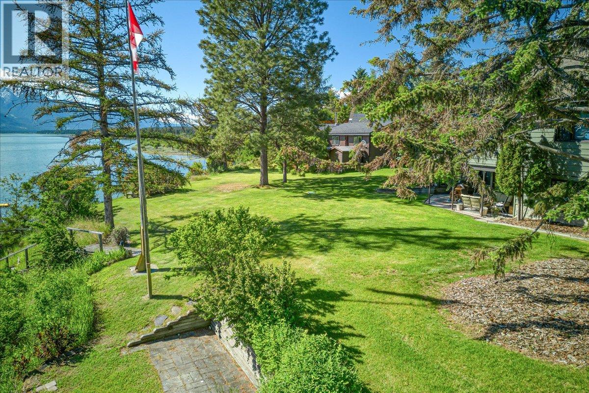 2376 Ruault Road, Invermere