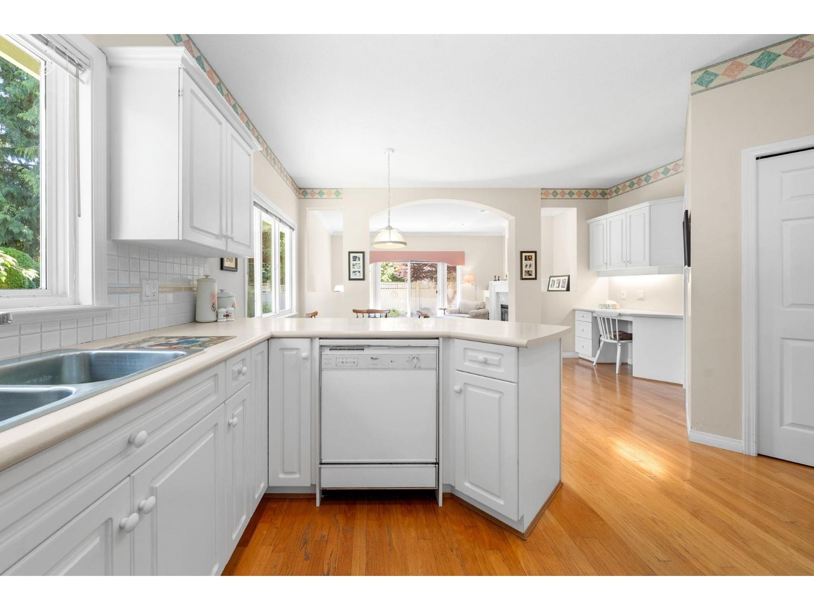 3 1881 144 STREET, Surrey