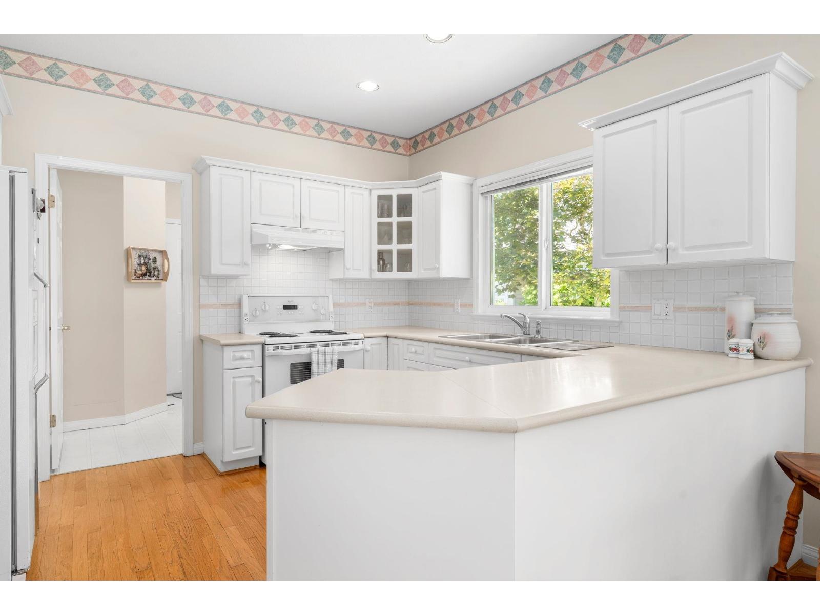 3 1881 144 STREET, Surrey