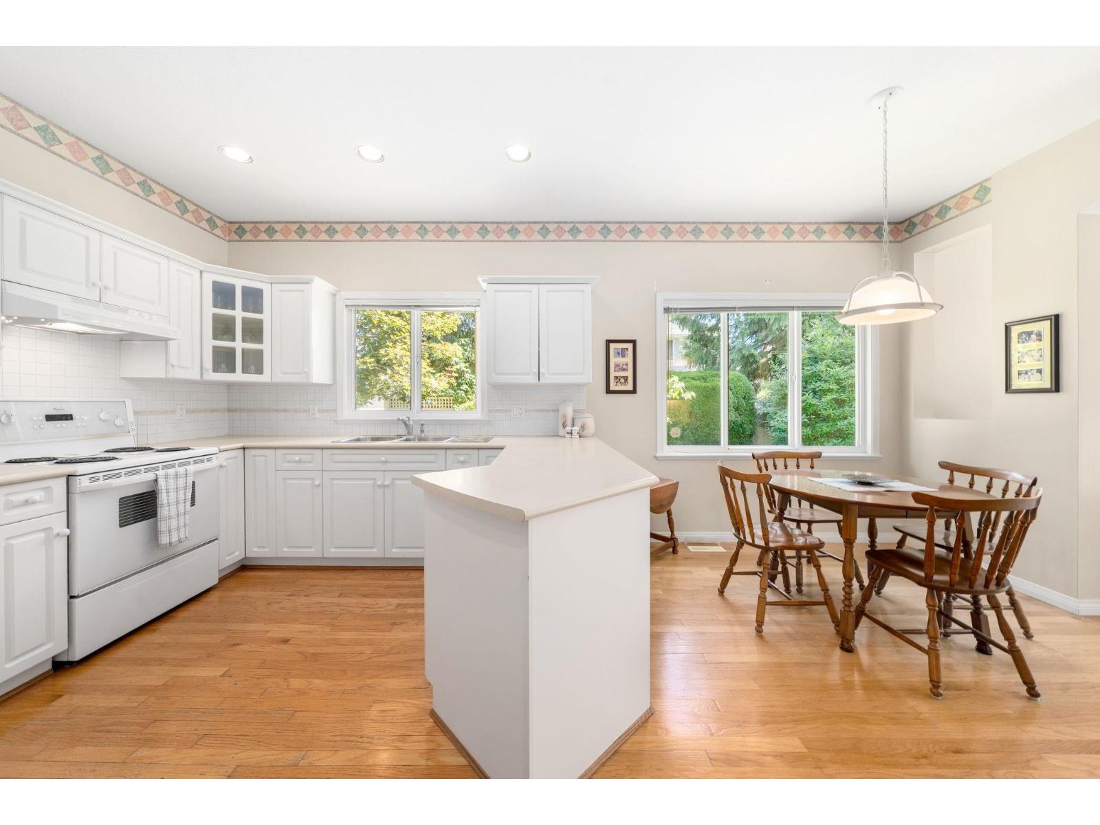 3 1881 144 STREET, Surrey