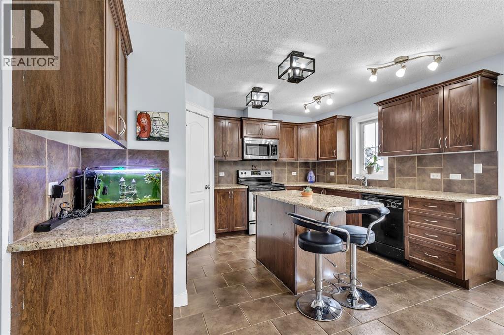 #6004 2370 Bayside Road SW - 11