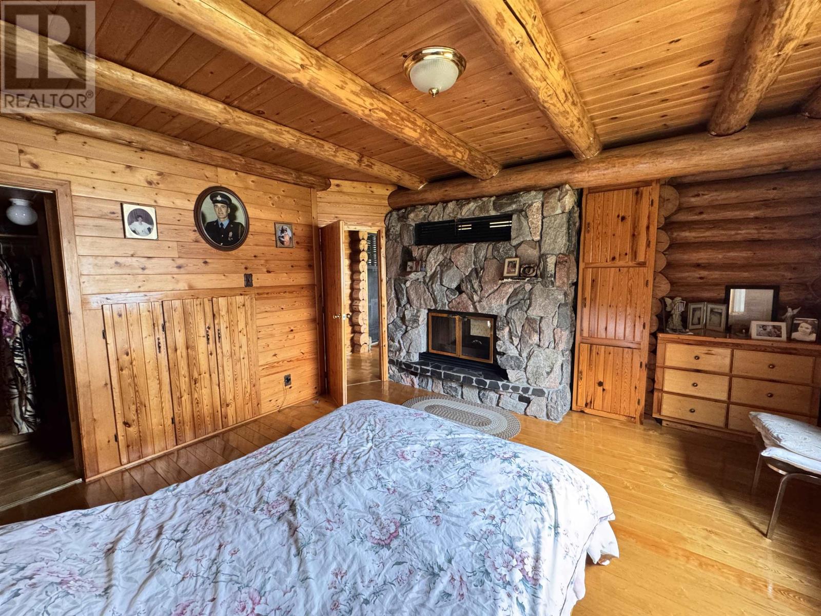 26 Cliff LK - 12