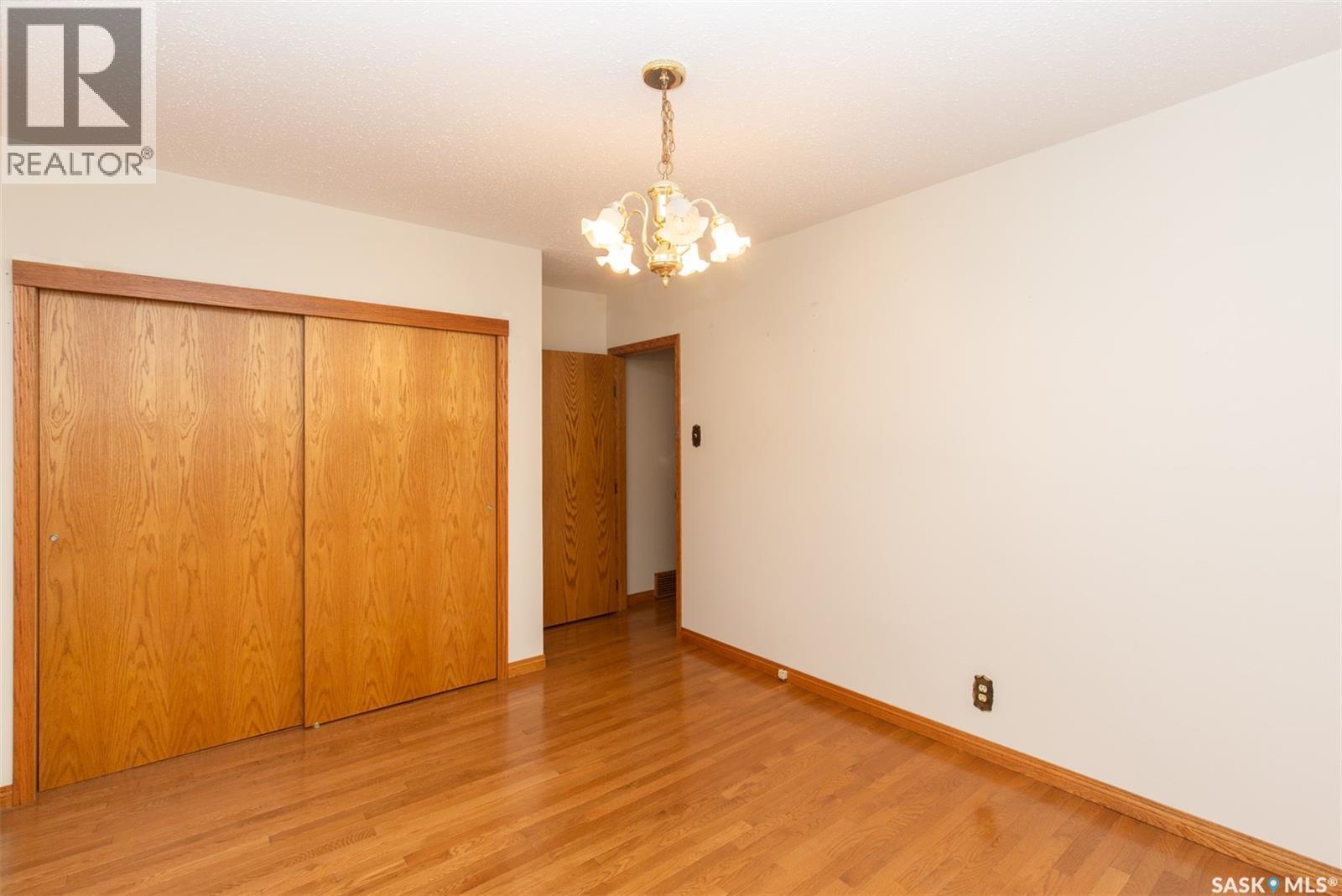 1135 Caribou STREET W - 14
