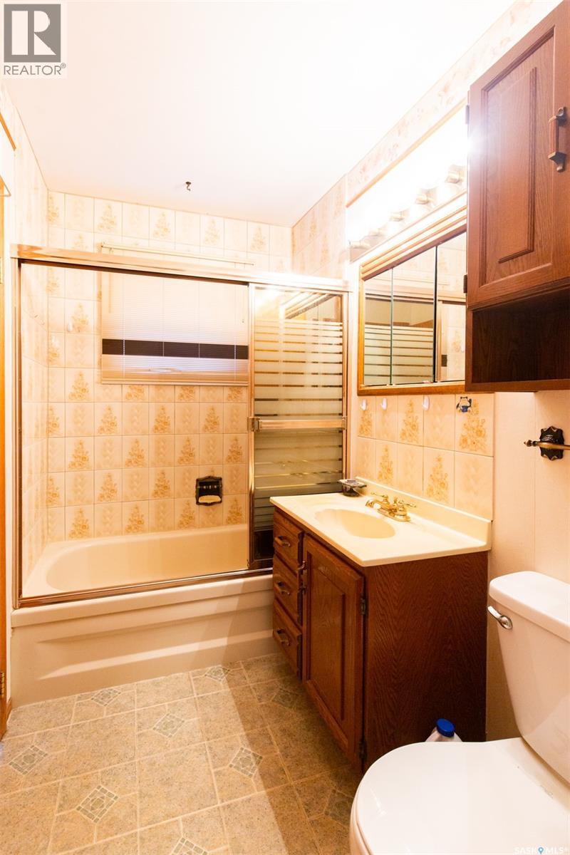 1135 Caribou STREET W - 15