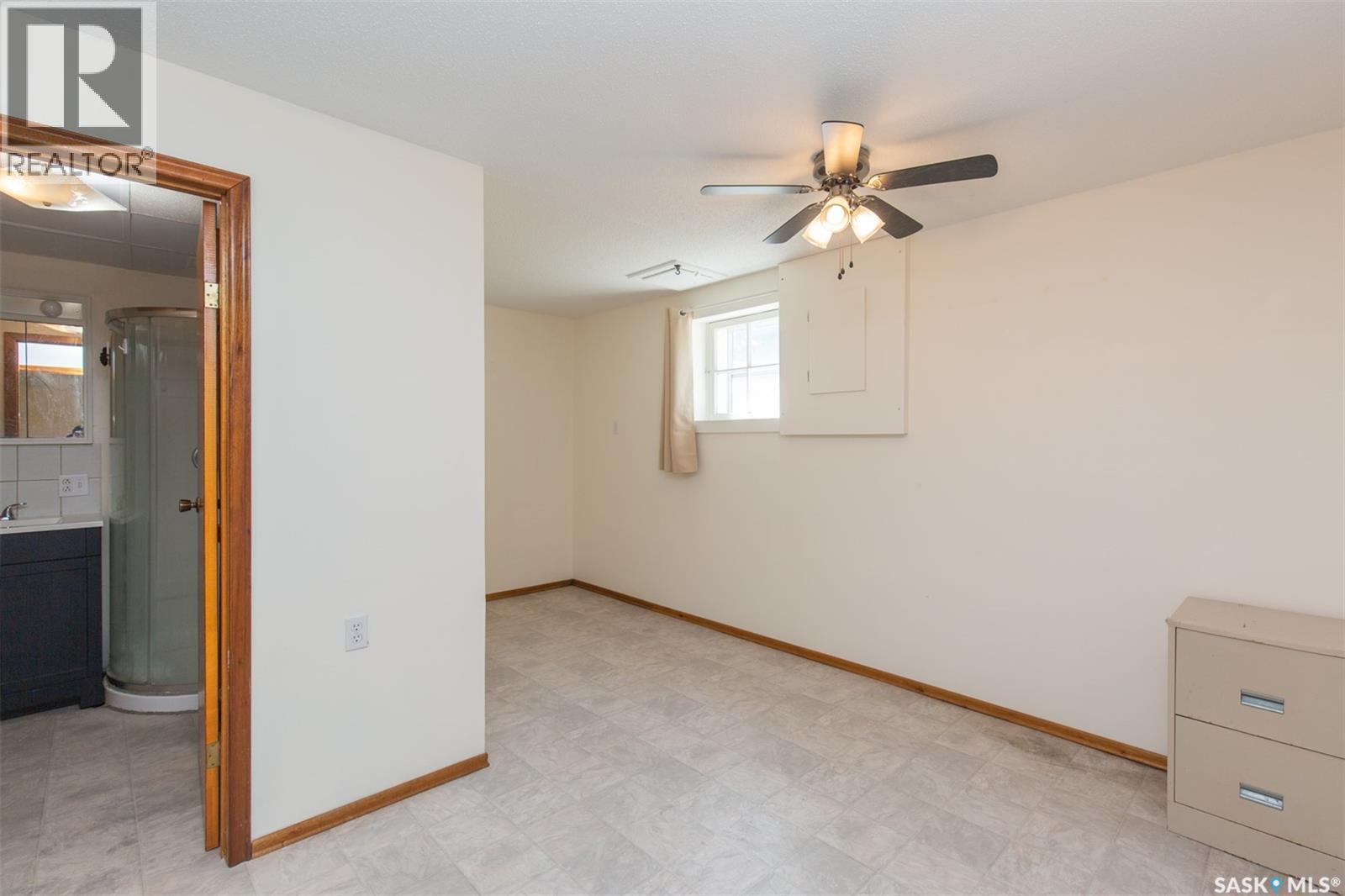 1135 Caribou STREET W - 20