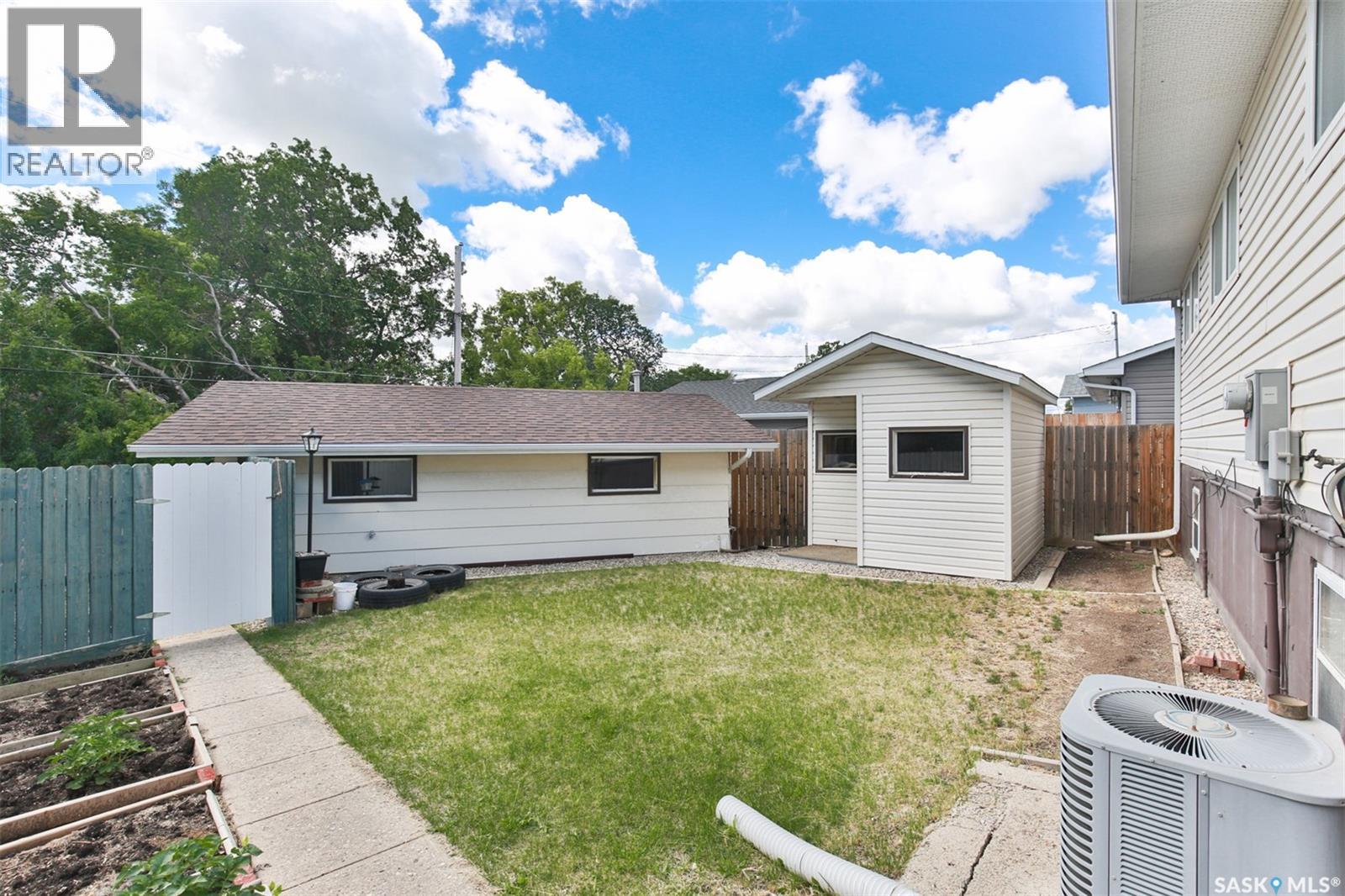 1135 Caribou STREET W - 27