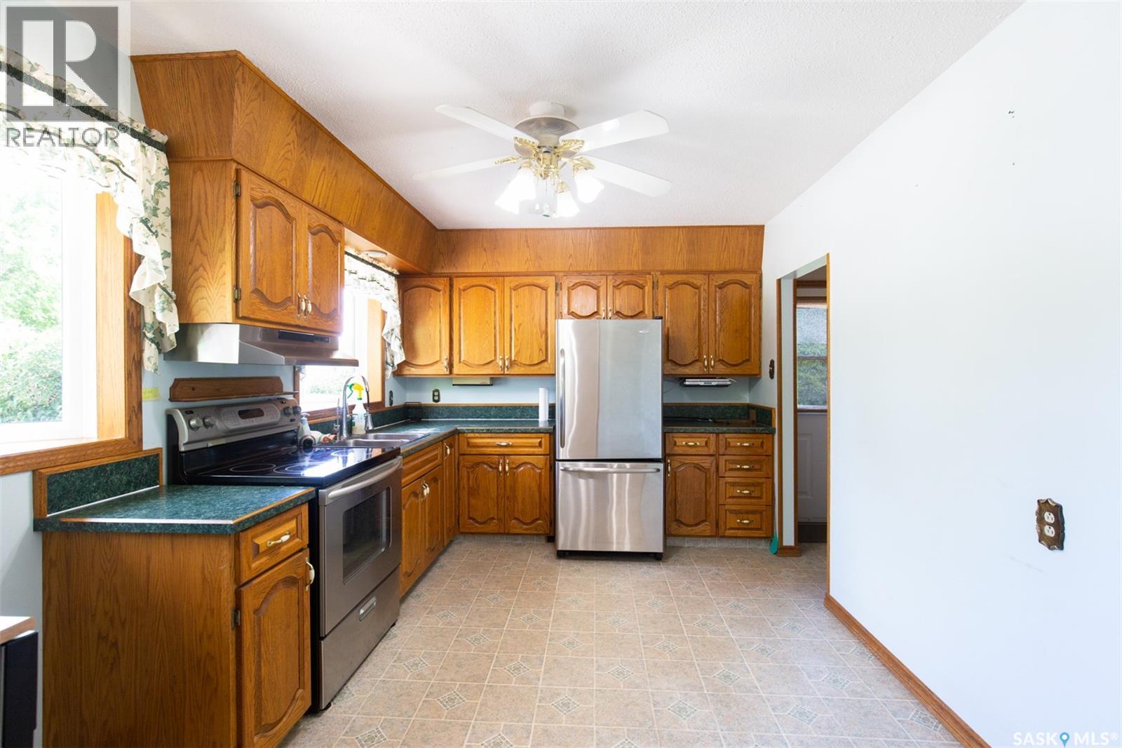 1135 Caribou STREET W - 8