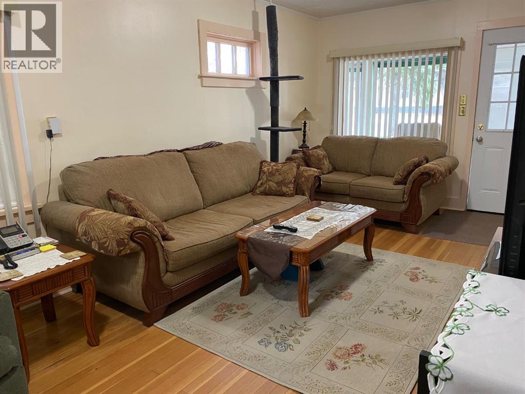 5316 47 Street — photo 8