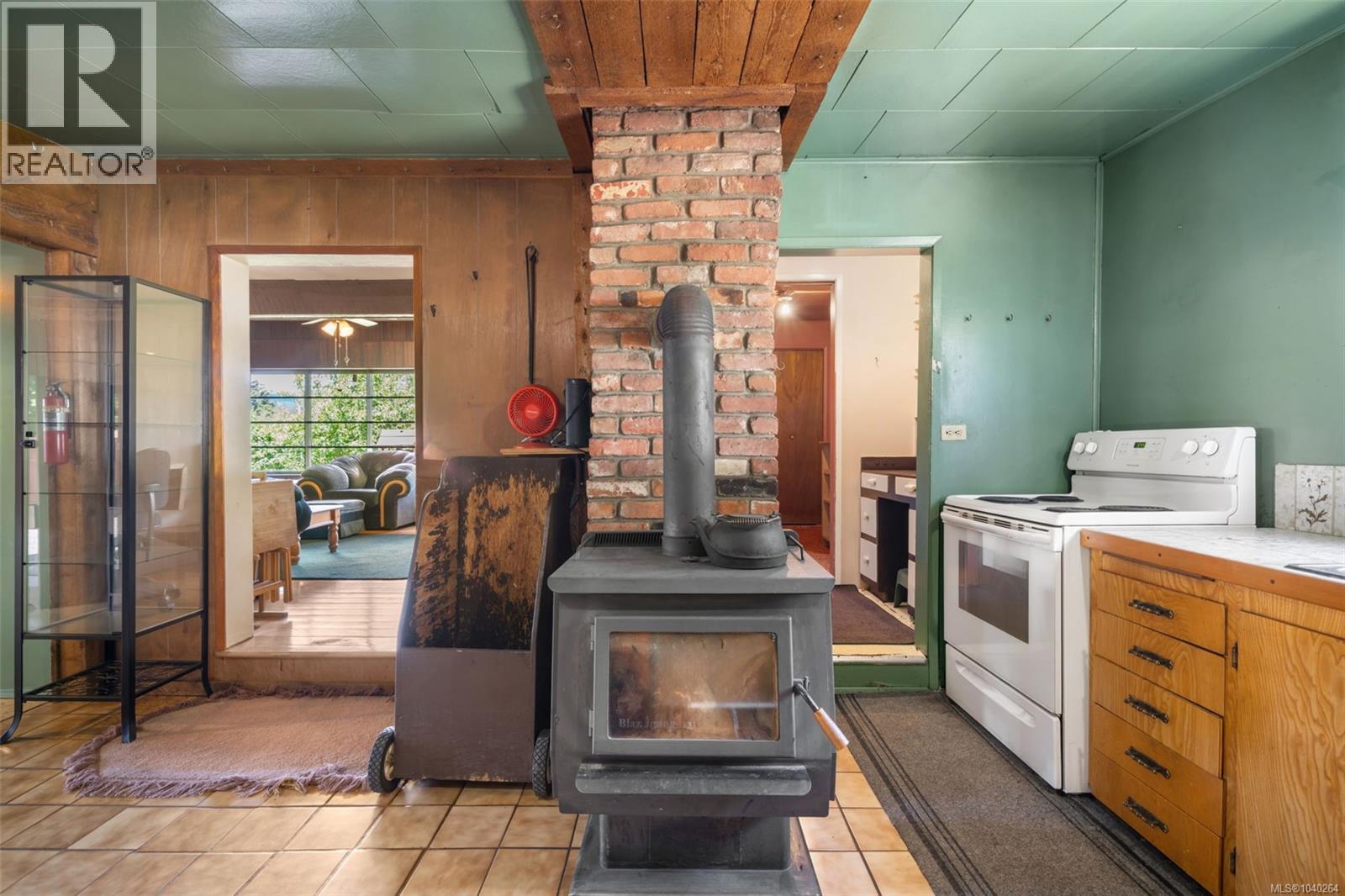 6261 Derbend Rd - 12