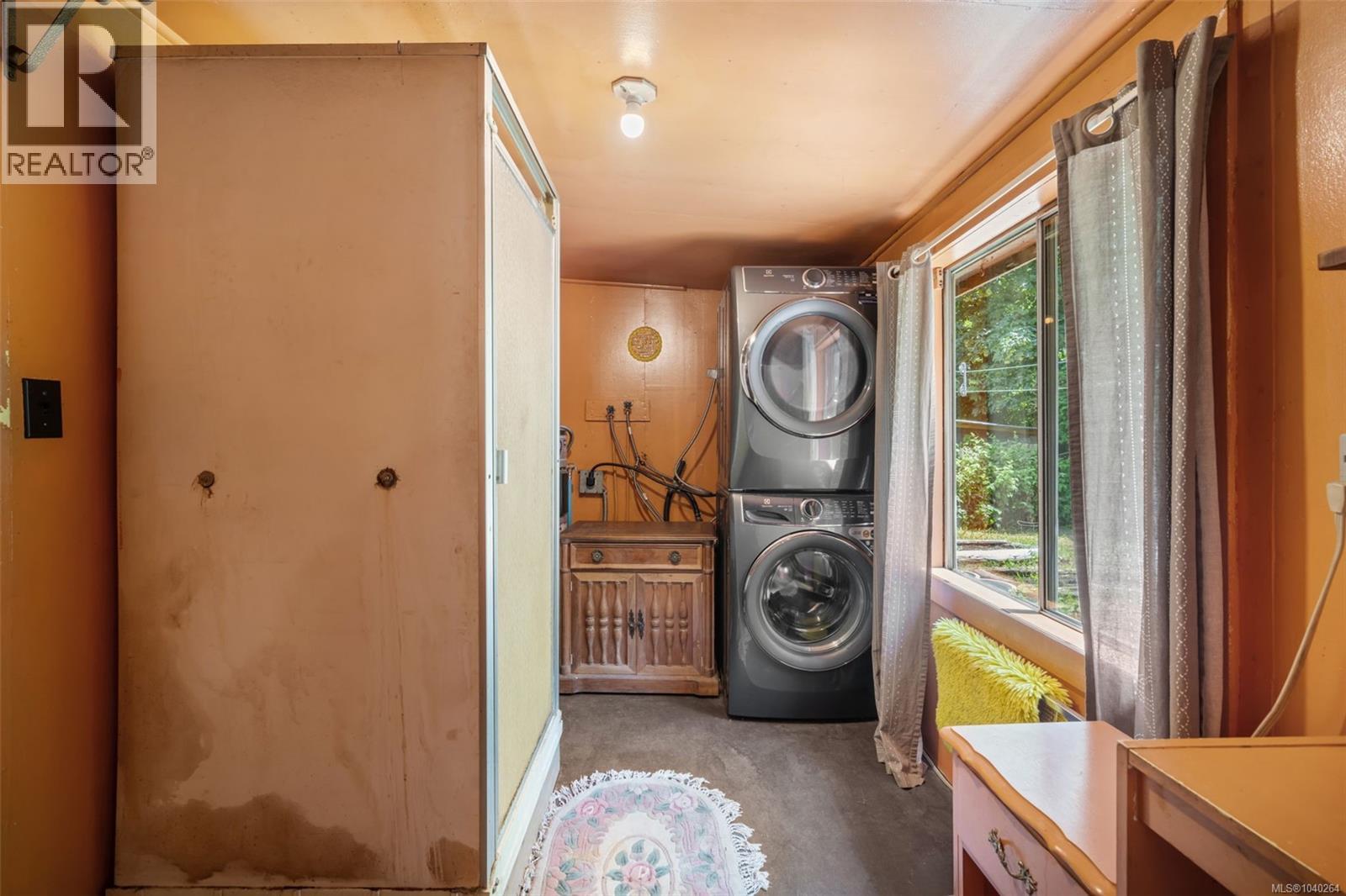 6261 Derbend Rd - 26
