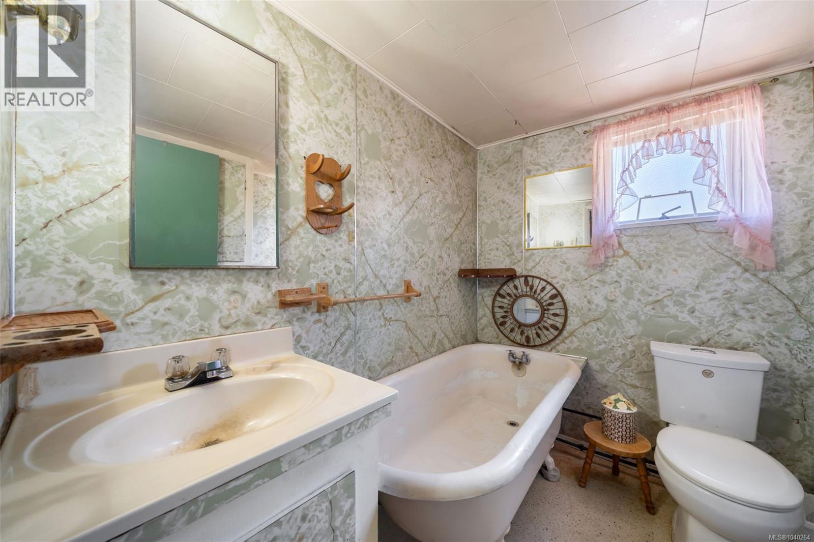 6261 Derbend Rd - 24