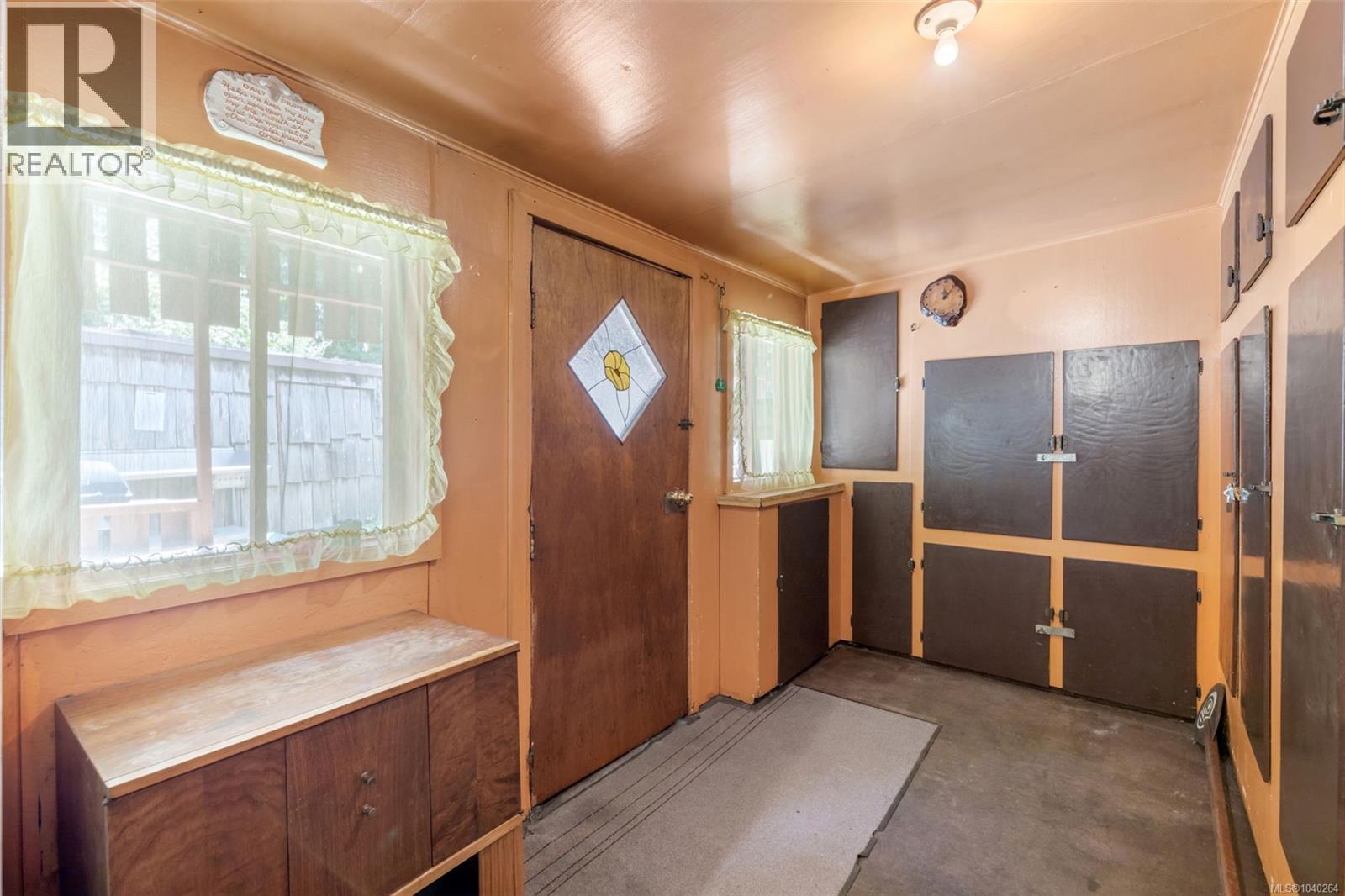 6261 Derbend Rd - 27