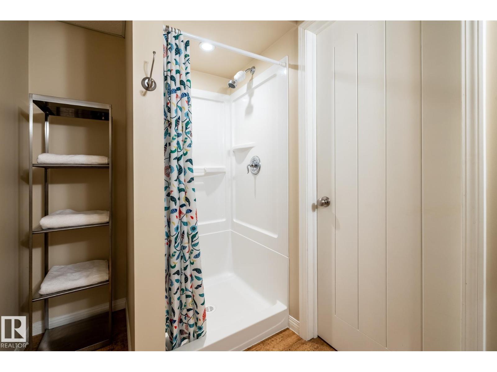 114 REICHERT DRIVE — photo 49