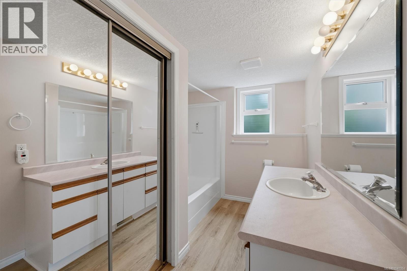 21 245 Oyster Cove Rd, Ladysmith