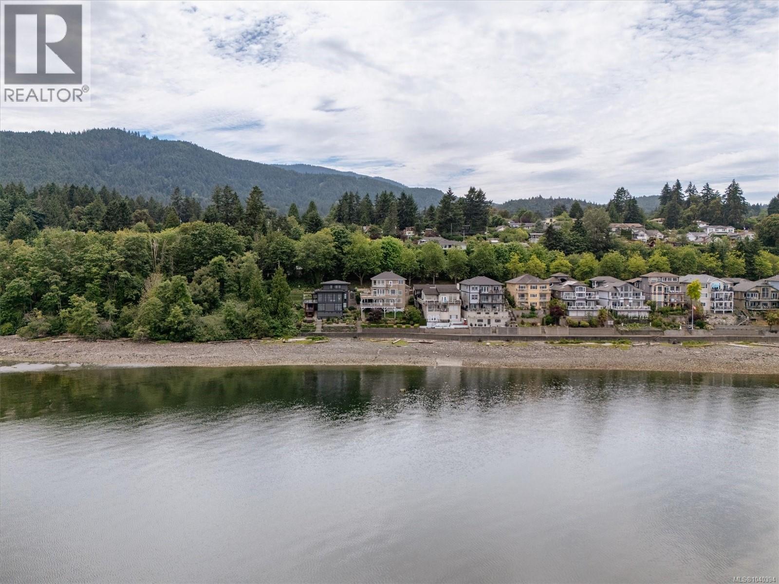 21 245 Oyster Cove Rd, Ladysmith