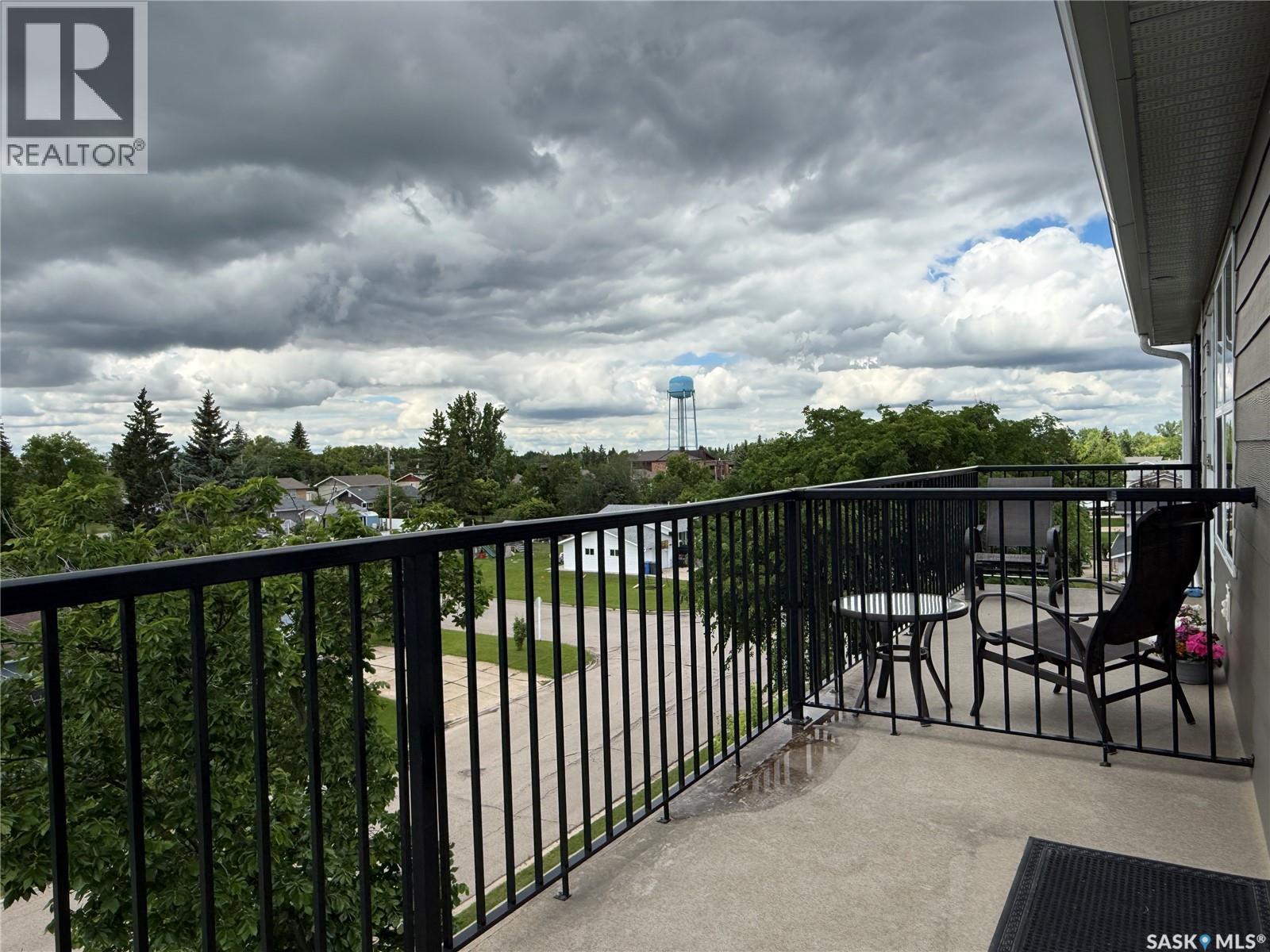 #421 680 7th AVENUE E - 17