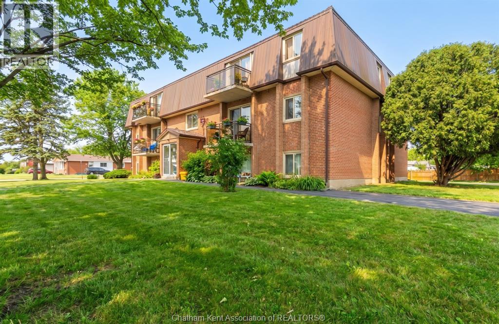 42 PARKVIEW HEIGHTS - Image 4