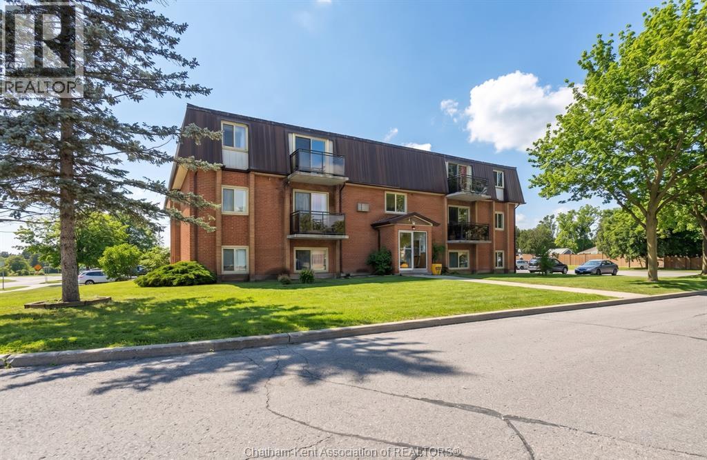 42 PARKVIEW HEIGHTS - Image 3