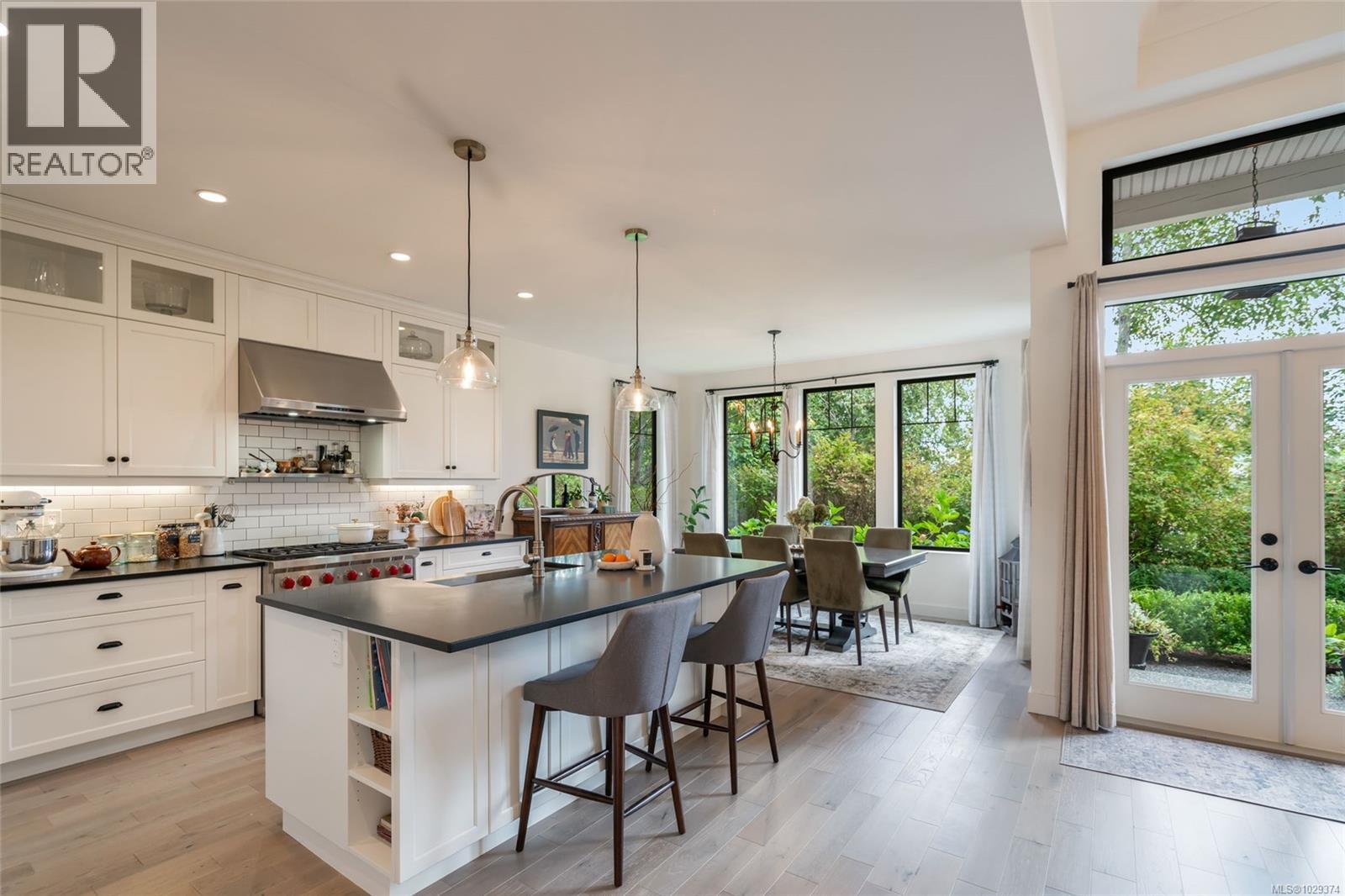 3943 Dillman Rd - 9