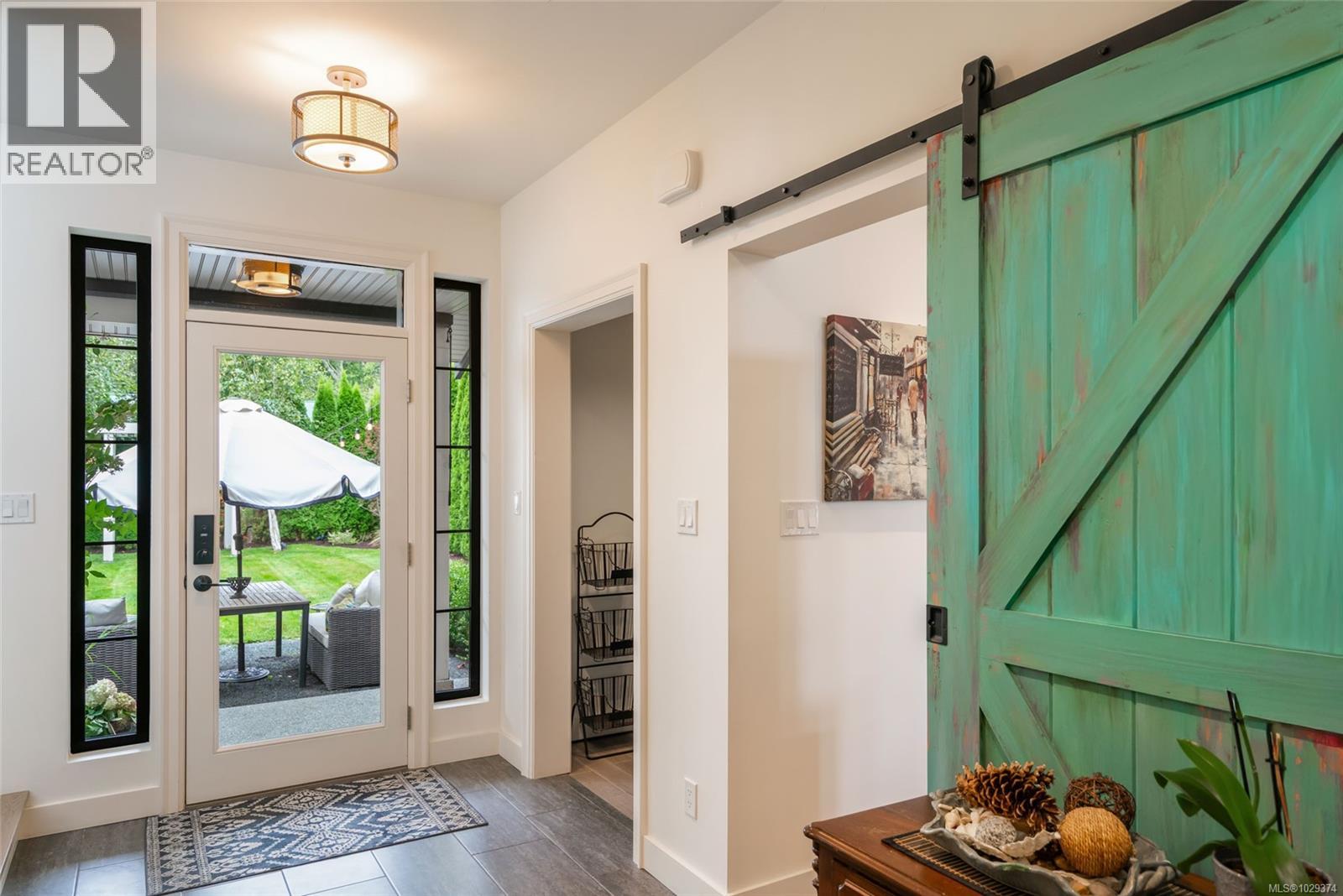 3943 Dillman Rd - 19