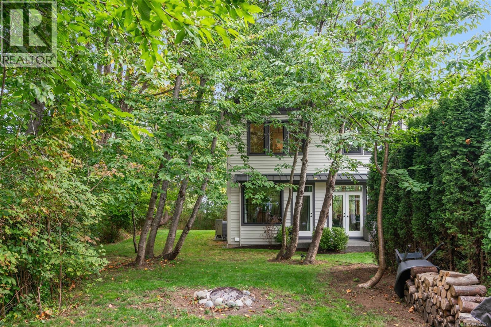 3943 Dillman Rd - 56