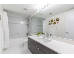 905 15030 101 Avenue, Surrey, BC V3R0N3 Photo 7