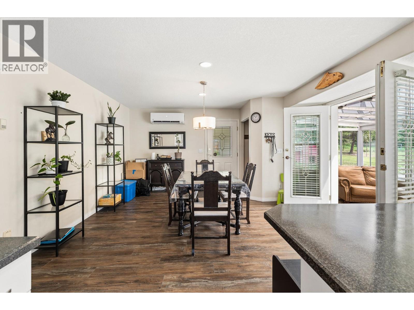 90 McInnes Road - 11