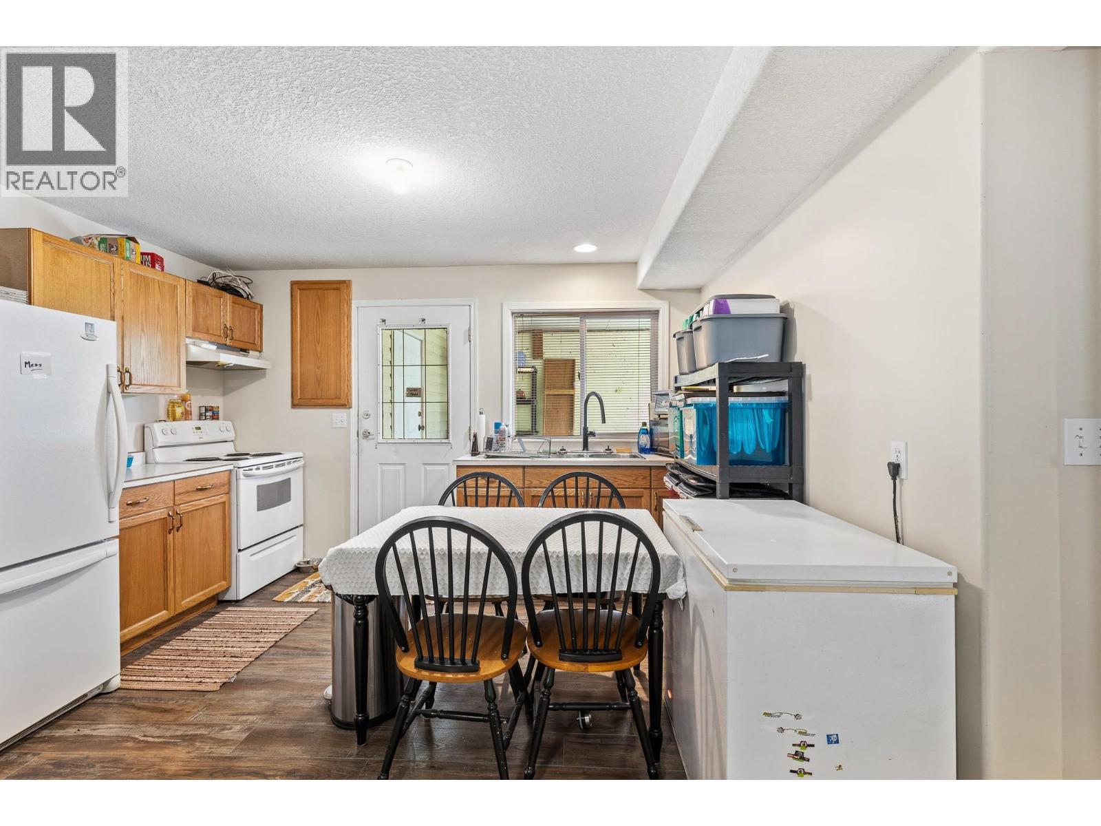 90 McInnes Road - 20