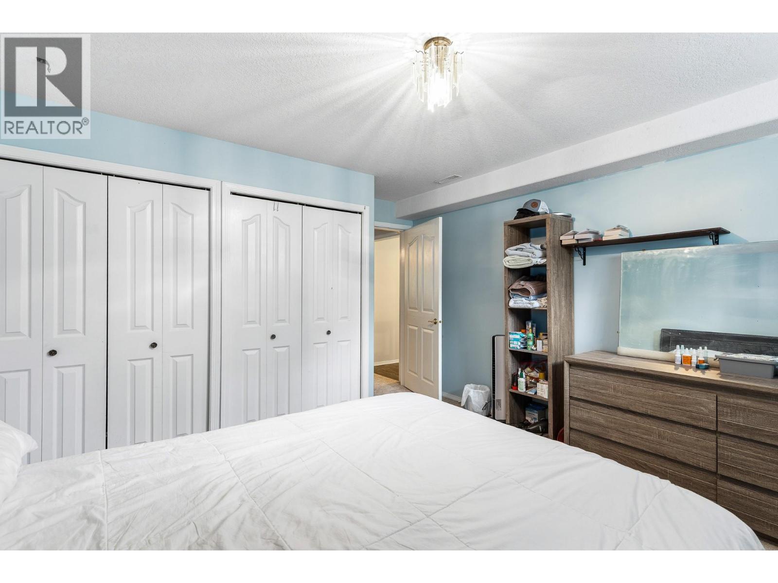90 McInnes Road - 27