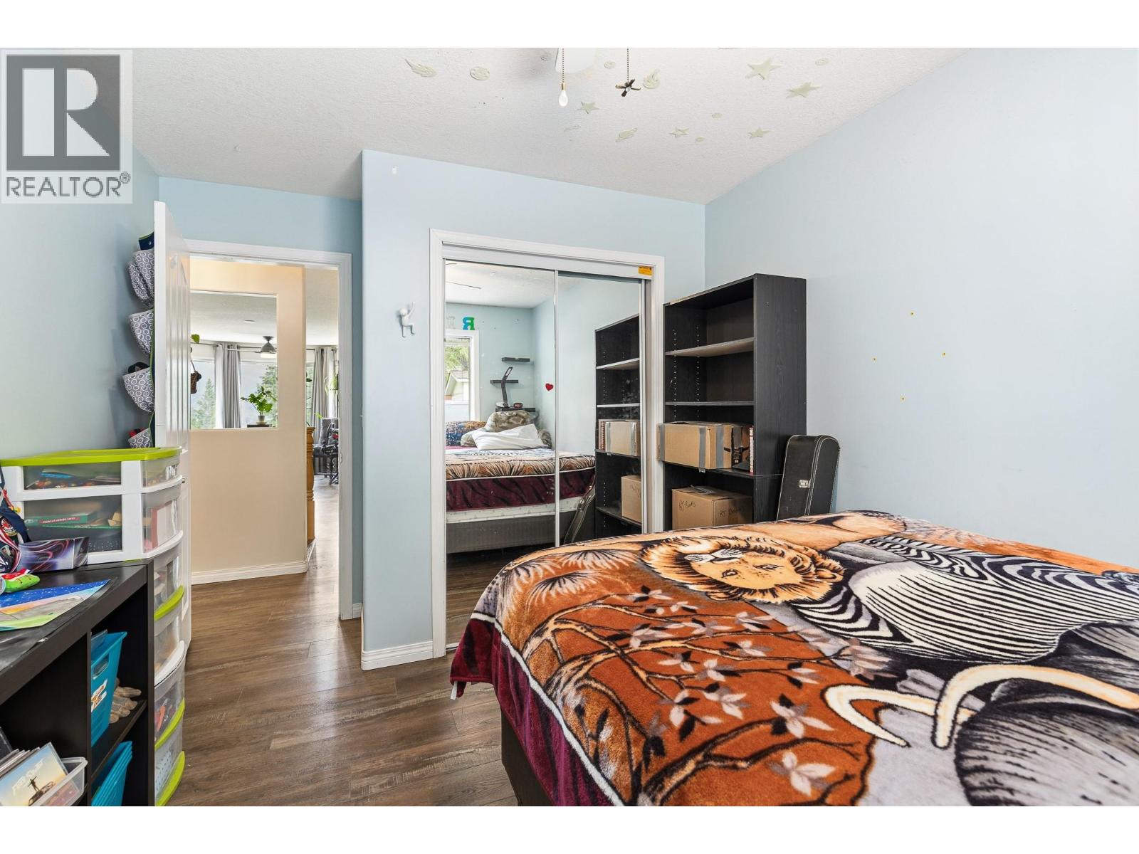 90 McInnes Road - 37