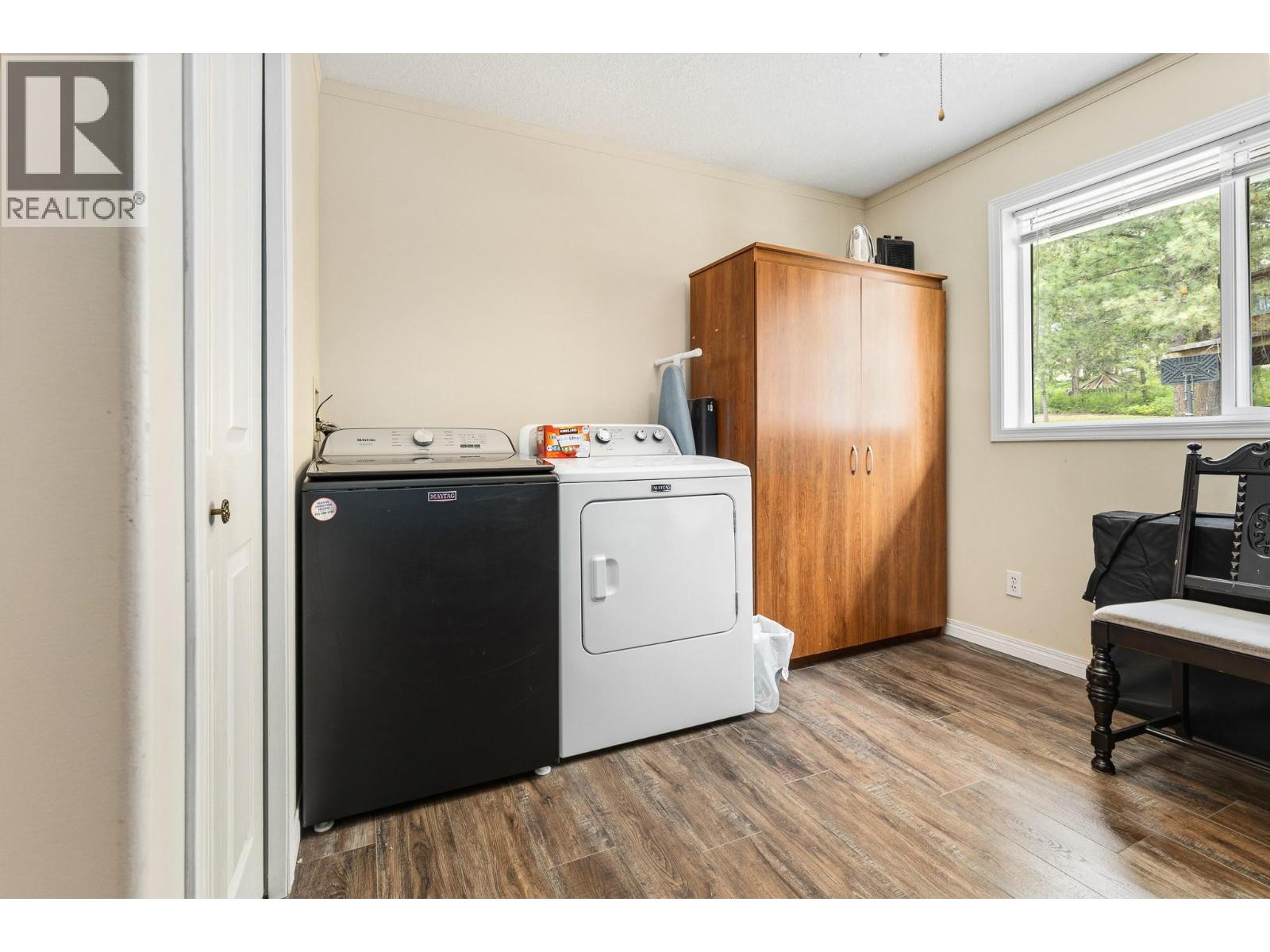 90 McInnes Road - 43