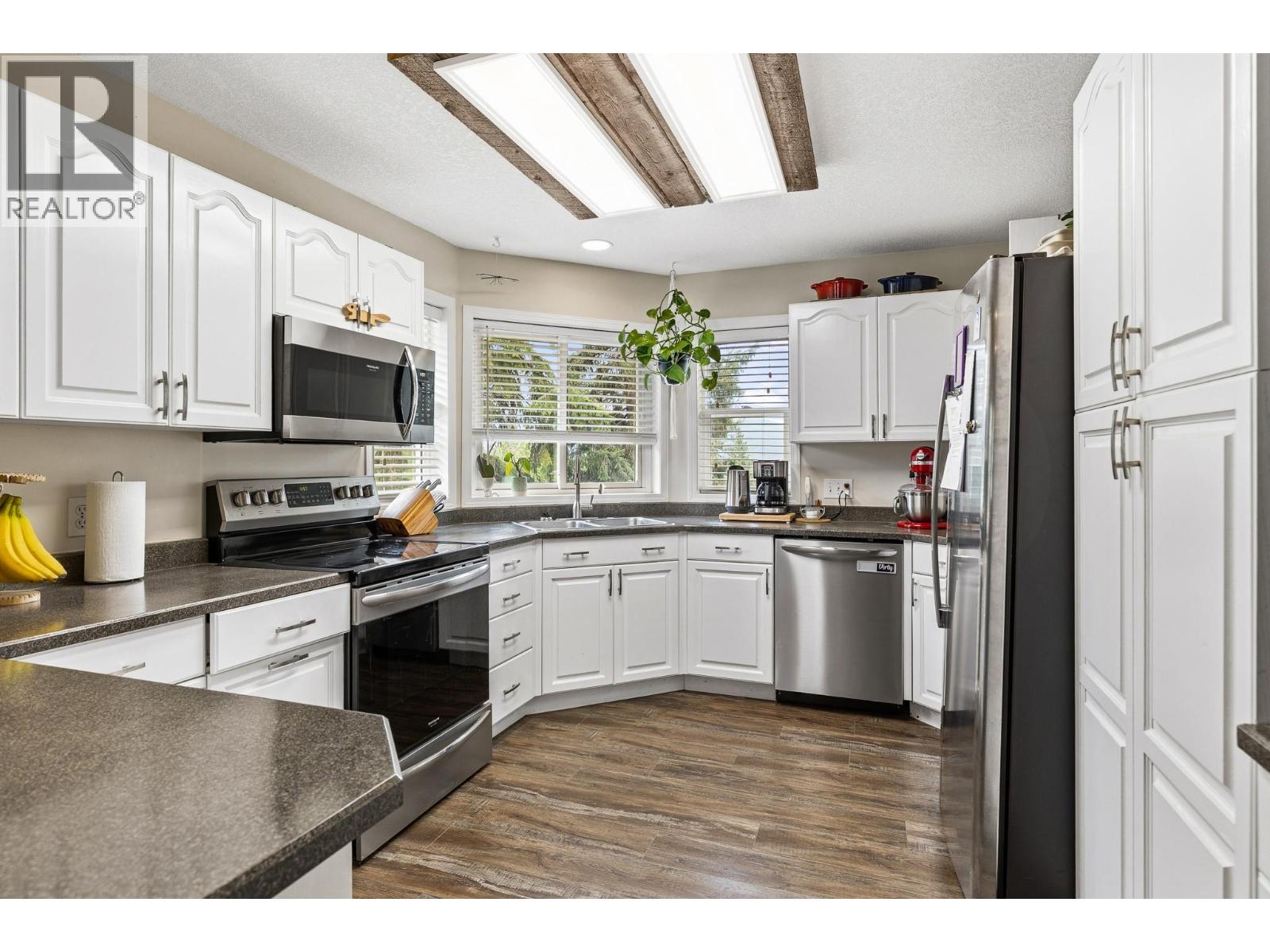 90 McInnes Road - 47