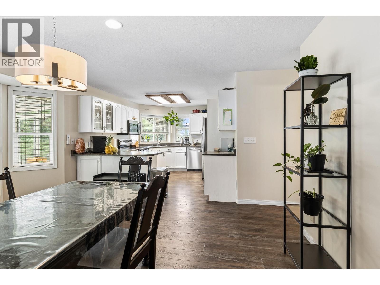 90 McInnes Road - 52