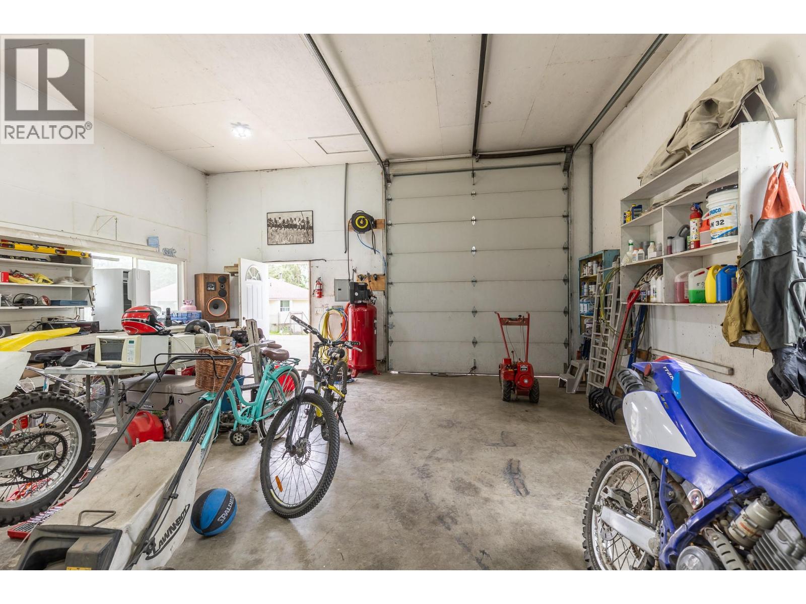 90 McInnes Road - 54