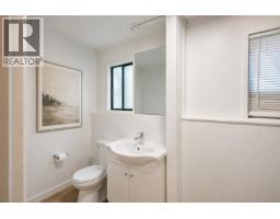 5727 Trail Avenue, Sechelt, BC V7Z0H8 Photo 26
