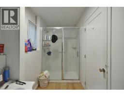 5727 Trail Avenue, Sechelt, BC V7Z0H8 Photo 27